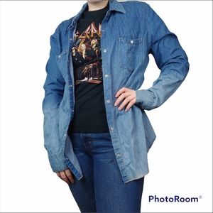 2/$15 Democracy Chambray Blue Button Down Two Toned Top Size M